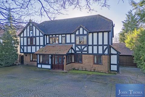 Manor Road, Chigwell IG7 6 bed detached house for sale