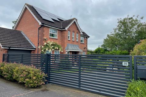 Azalea Close, Lutterworth, LE17 3 bed detached house for sale