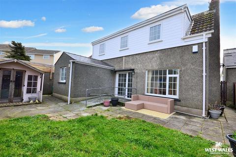 Priory Hill, Milford Haven 3 bed detached bungalow for sale