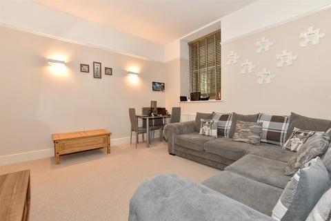 Tarragon Road, Maidstone, Kent 2 bed ground floor flat for sale