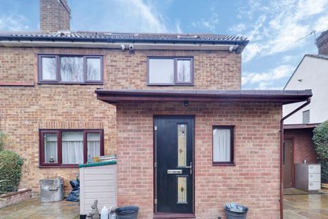 Burwood Gardens, Rainham RM13 4 bed semi