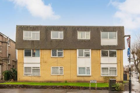 Holmesdale Road, SE25, South Norwood... 1 bed flat for sale