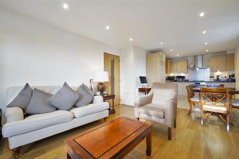Scott Avenue, SW15 2 bed flat for sale