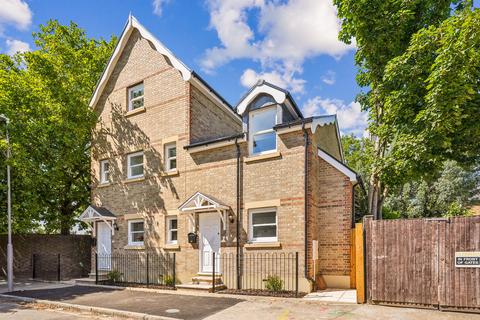 Littlefield Close, Kingston Upon... 2 bed semi