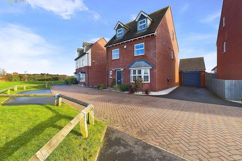 Clover Close, Tamworth B79 5 bed detached house for sale