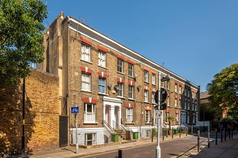 Princess Street, Elephant and Castle... 2 bed flat for sale