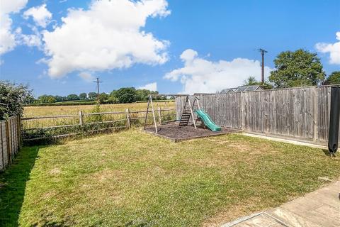 Hanmer Way, Staplehurst, Tonbridge, Kent 3 bed semi