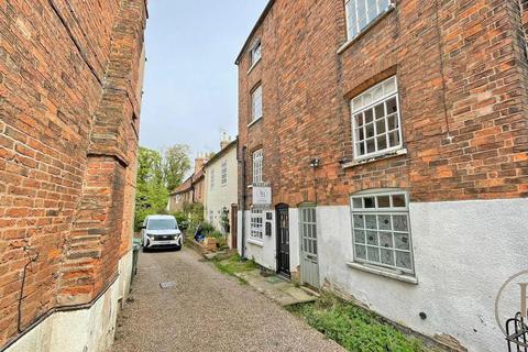 Southwell NG25 2 bed terraced house for sale