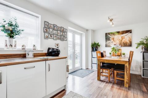 Benson Lane, West Yorkshire WF6 4 bed detached house for sale