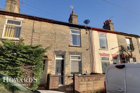 Essex Road, Lowestoft 3 bed terraced house for sale