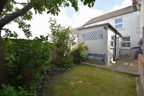 School Road, Hastings 2 bed terraced house for sale