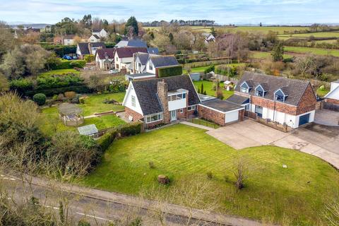 Plough Road, Worcestershire WR9 4 bed detached house for sale
