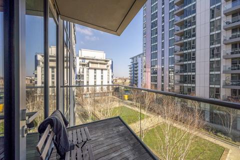 Eastfields Avenue, Wandsworth... 2 bed flat for sale