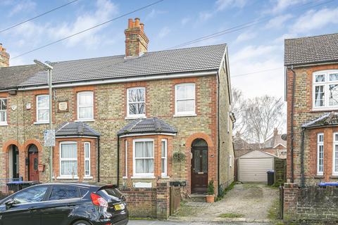 Boundary Road, Woking, Surrey, GU21 3 bed end of terrace house for sale