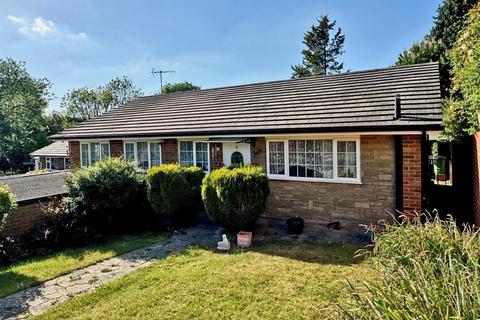 Green Lane, Lower Kingswood 3 bed detached bungalow for sale
