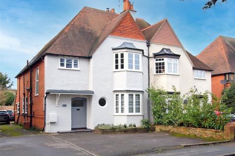 Crouch Oak Lane, Addlestone, KT15 5 bed semi