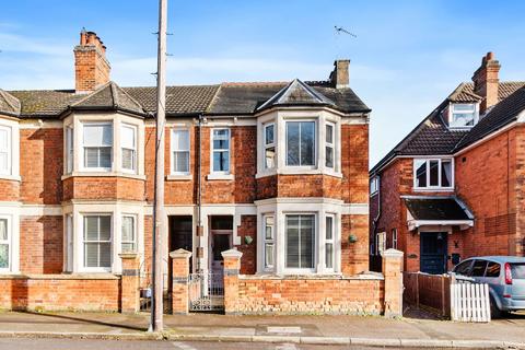 Glebe Avenue, Kettering NN15 3 bed end of terrace house for sale