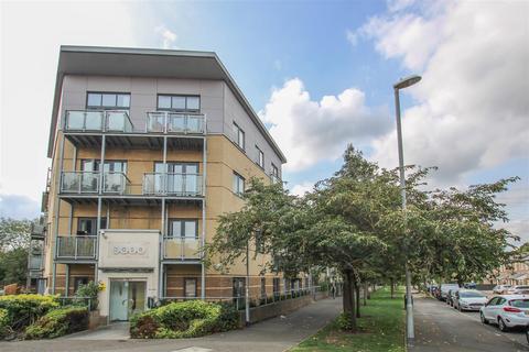 Rollason Way, Brentwood 2 bed apartment for sale