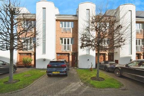 Tallow Road, Brentford 4 bed townhouse for sale