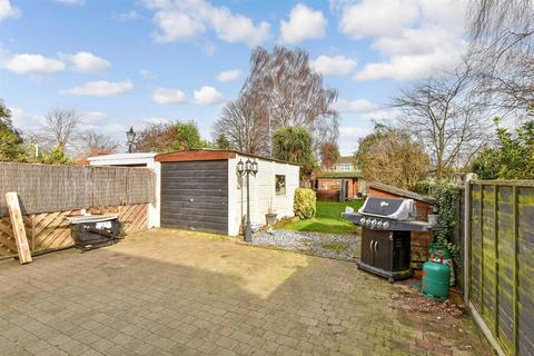 Wises Lane, Sittingbourne, Kent 3 bed semi
