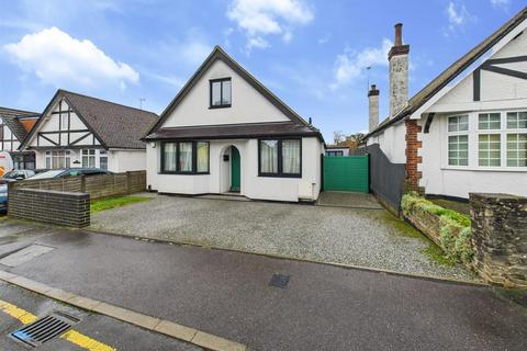 Hill Rise, Ruislip HA4 4 bed detached bungalow for sale