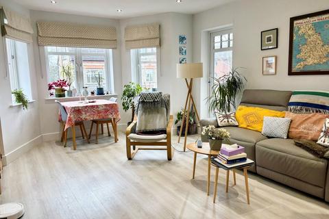 Oaklands Road, Bromley BR1 2 bed apartment for sale