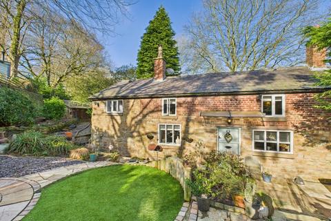 Firwood Fold, Bolton BL2 3 bed detached house for sale