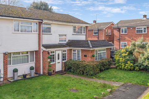 Devonshire Green, Farnham Royal SL2 3 bed end of terrace house for sale