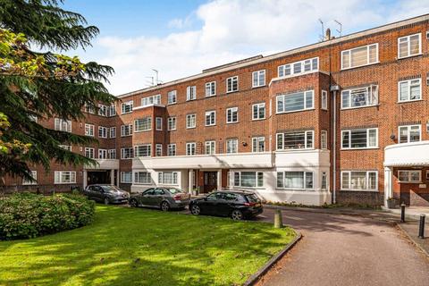 Sheen Court,  Richmond,  TW10,  TW10 3 bed flat for sale