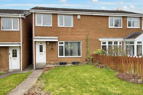 Warwick Court, Kingston Park... 3 bed semi