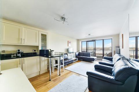 Towerside, Wapping High Street... 2 bed apartment for sale