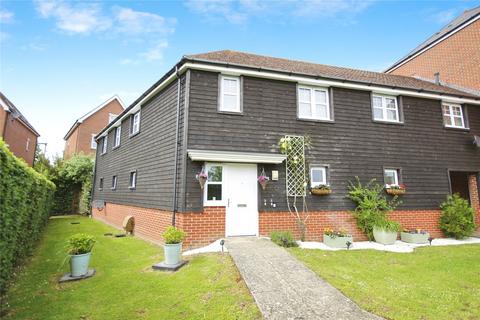 Woodpecker Place, Bracknell RG12 1 bed maisonette for sale