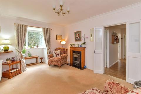 Wimblehurst Road, Horsham, West Sussex 2 bed ground floor flat for sale