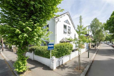 Kings Road, Teddington TW11 3 bed house for sale