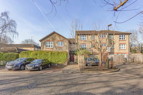 Ivybridge Close, Twickenham, TW1 1 bed apartment for sale