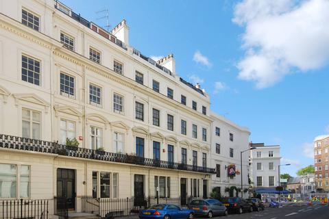 Strathearn Place, Paddington, London, W2 3 bed maisonette for sale