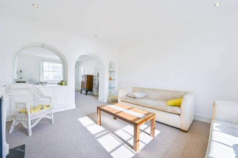 Strathearn Place, Paddington, London, W2 3 bed maisonette for sale