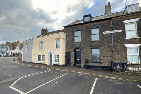 Queen Street, Deal, CT14 3 bed terraced house for sale