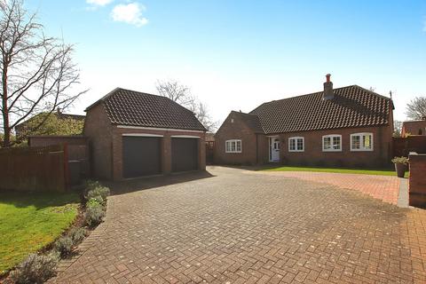 Paddock Lane, Metheringham, Lincoln... 3 bed bungalow for sale