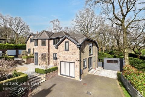 Pinewood Road, MARKET DRAYTON 4 bed detached house for sale