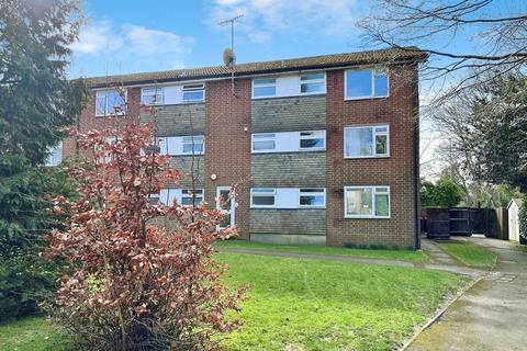 East Grinstead, West Sussex 2 bed apartment for sale