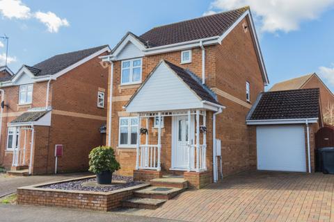 Lodge Way, Wellingborough NN9 3 bed detached house for sale