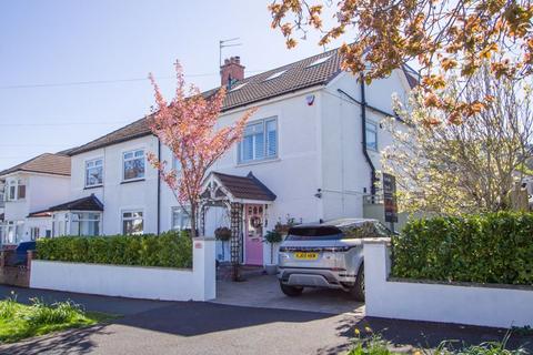 5 bedroom semi-detached house for sale