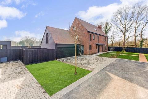 Barons Drive, Alfold, Cranleigh 5 bed detached house for sale