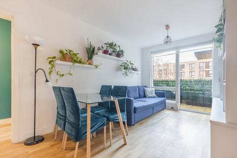 Steevens Court, 15 Guthridge Close... 2 bed flat for sale