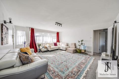 Shakespeare House, High Street... 2 bed apartment for sale