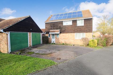 Douglas Road, Bedford MK41 4 bed detached house for sale