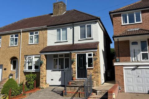West Valley Road, Hemel Hempstead HP3 3 bed semi
