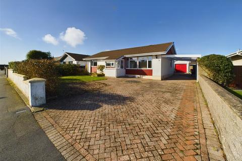 18 Westhill Avenue, Milford Haven 4 bed bungalow for sale