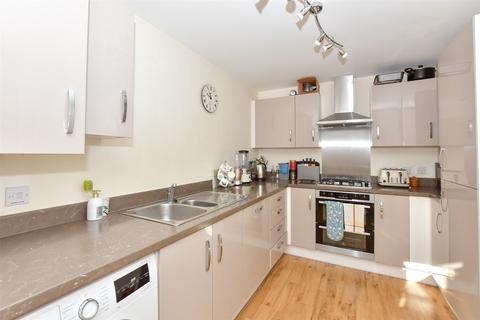 Kings Avenue, Ashford, Kent 4 bed semi